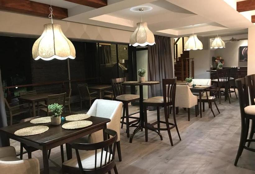 تختخواب و صبحانه St Lucia Hilltop Guest House