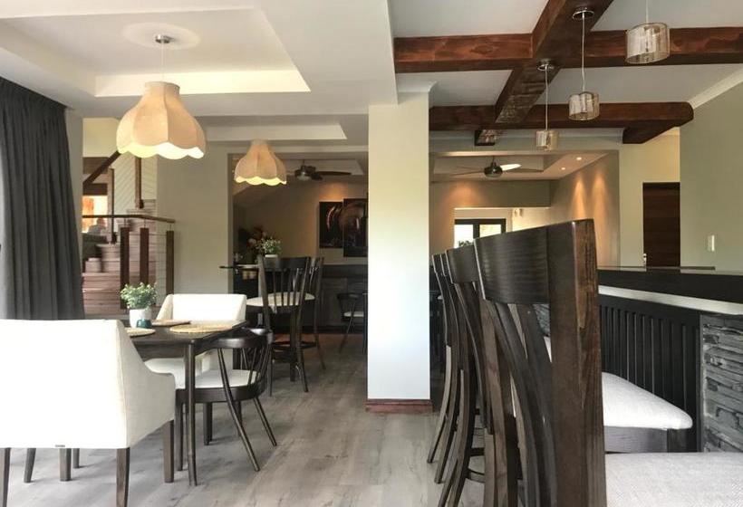 تختخواب و صبحانه St Lucia Hilltop Guest House