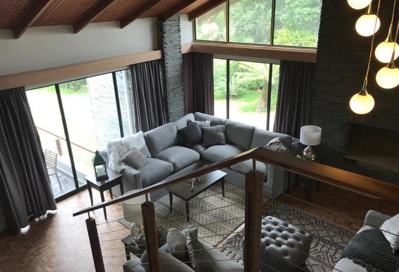 تختخواب و صبحانه St Lucia Hilltop Guest House