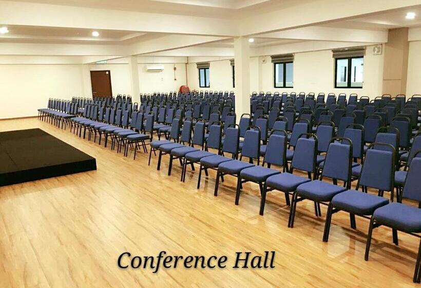 בית מלון כפרי Apple Suites