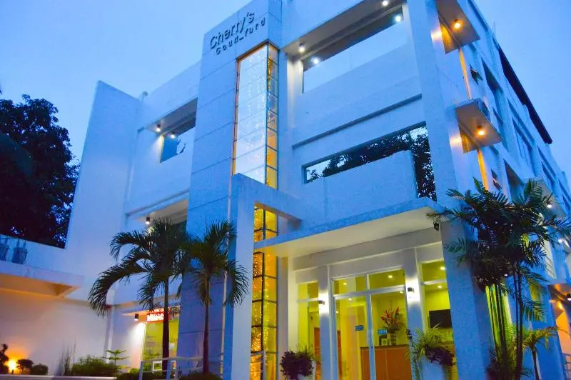 Hotelli Cherry S Courtyard