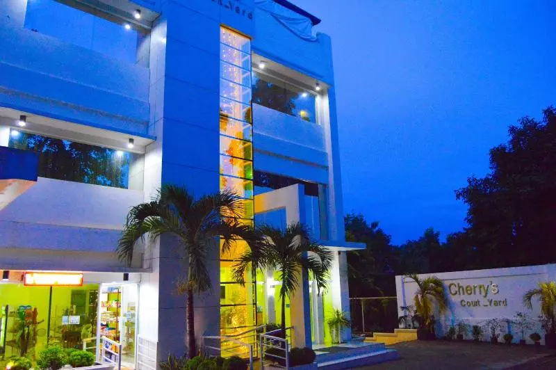 Hotelli Cherry S Courtyard