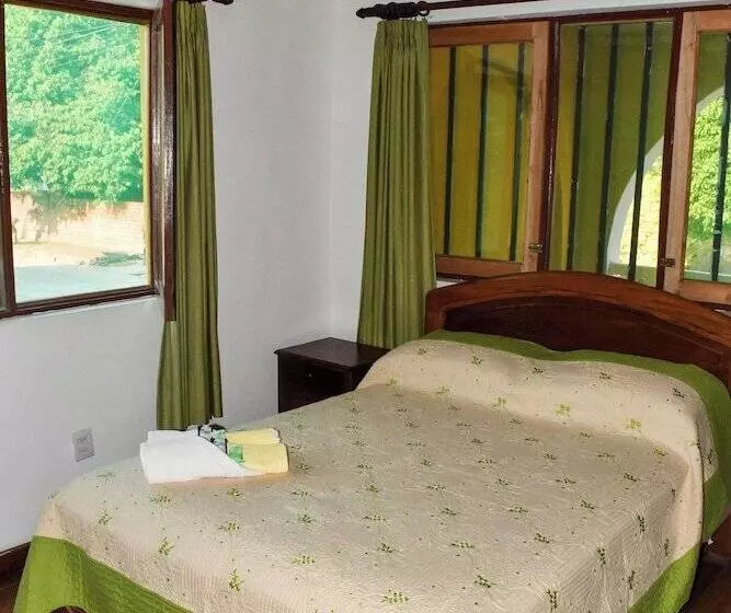 هتل Rurrenabaque