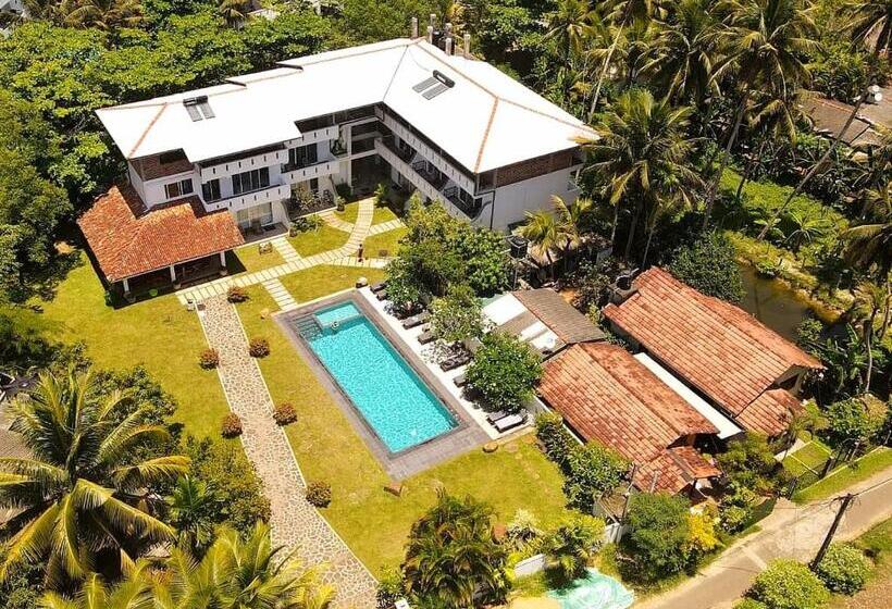 リゾートホテル Villa Kaya Guest House