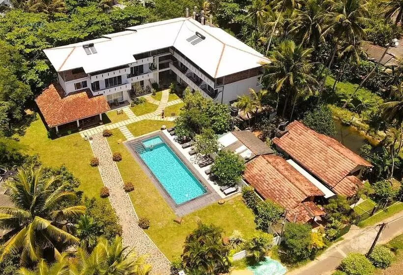 Lomakeskus Villa Kaya Guest House