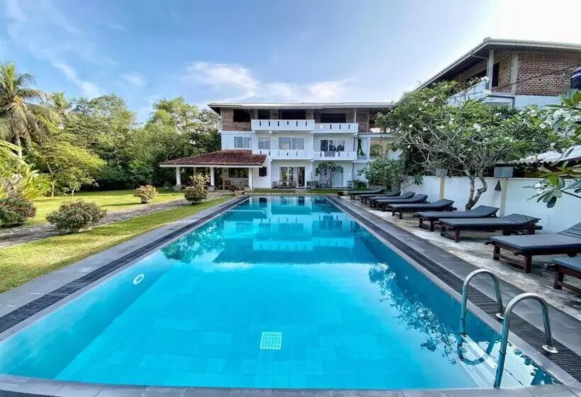 Lomakeskus Villa Kaya Guest House