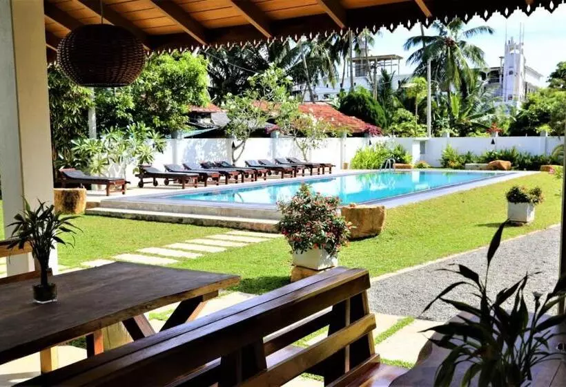 Lomakeskus Villa Kaya Guest House