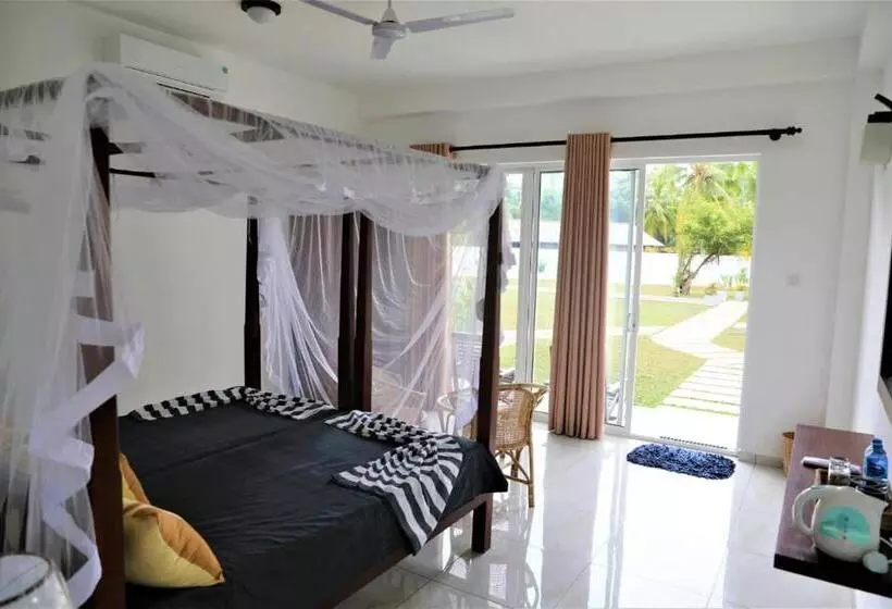 Lomakeskus Villa Kaya Guest House