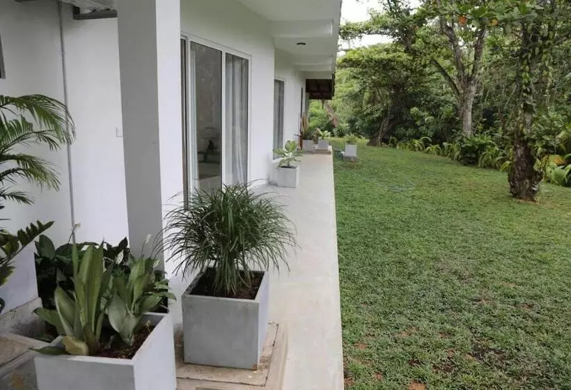 Lomakeskus Villa Kaya Guest House