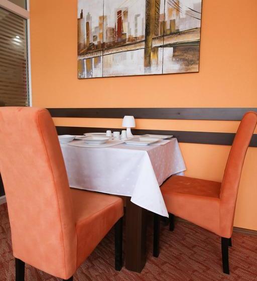 تختخواب و صبحانه Wellness&spa Hotel Astorya