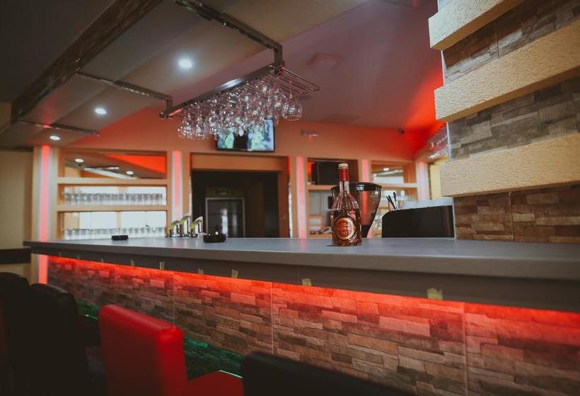 تختخواب و صبحانه Wellness&spa Hotel Astorya