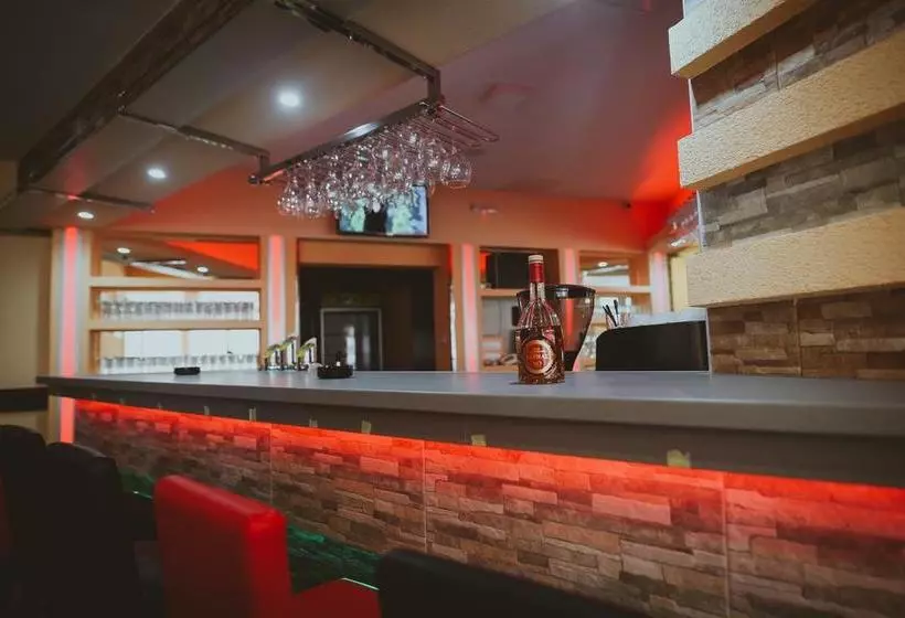 تختخواب و صبحانه Wellness&spa Hotel Astorya
