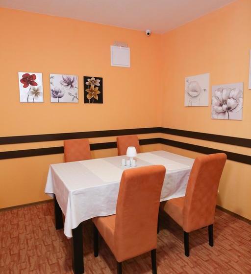 تختخواب و صبحانه Wellness&spa Hotel Astorya