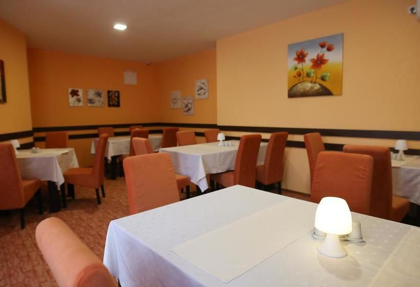 تختخواب و صبحانه Wellness&spa Hotel Astorya