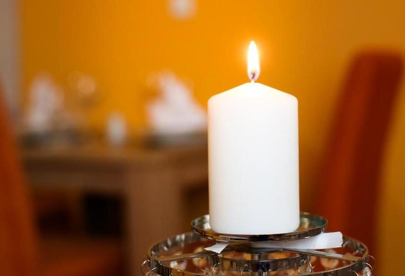 تختخواب و صبحانه Wellness&spa Hotel Astorya