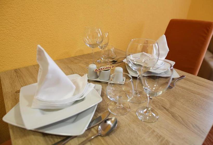 تختخواب و صبحانه Wellness&spa Hotel Astorya