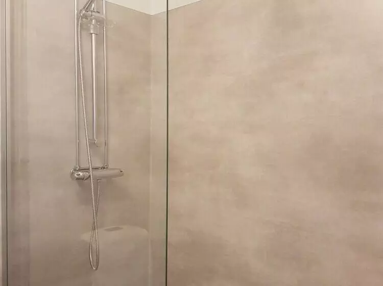 Aamiaismajoitus (B&B) Den Sovande älgen