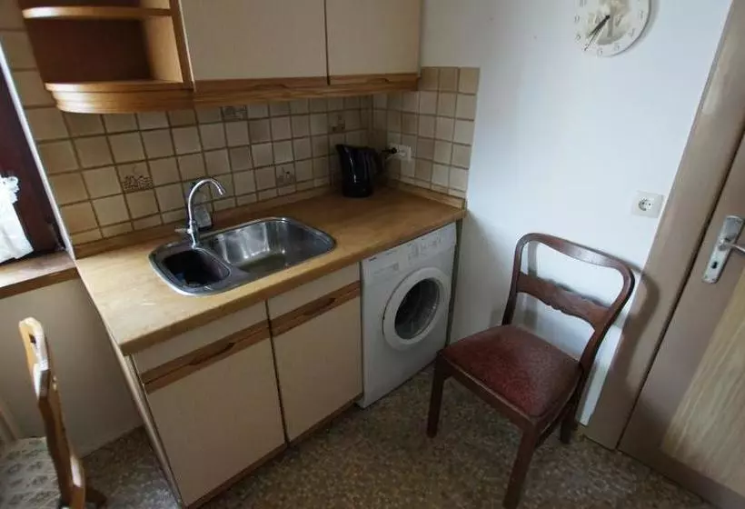 هتل Dorfkrug Büsum   Günstige Altbauzimmer Am Oland