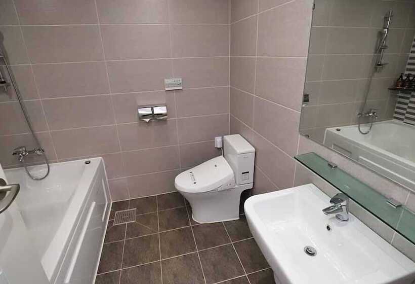 בית מלון כפרי Gangneung Pine City