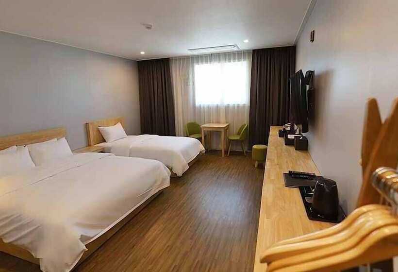 בית מלון כפרי Gangneung Pine City