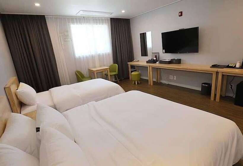 בית מלון כפרי Gangneung Pine City