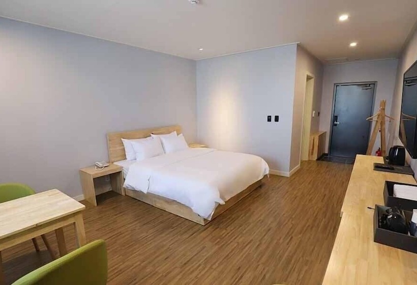 בית מלון כפרי Gangneung Pine City