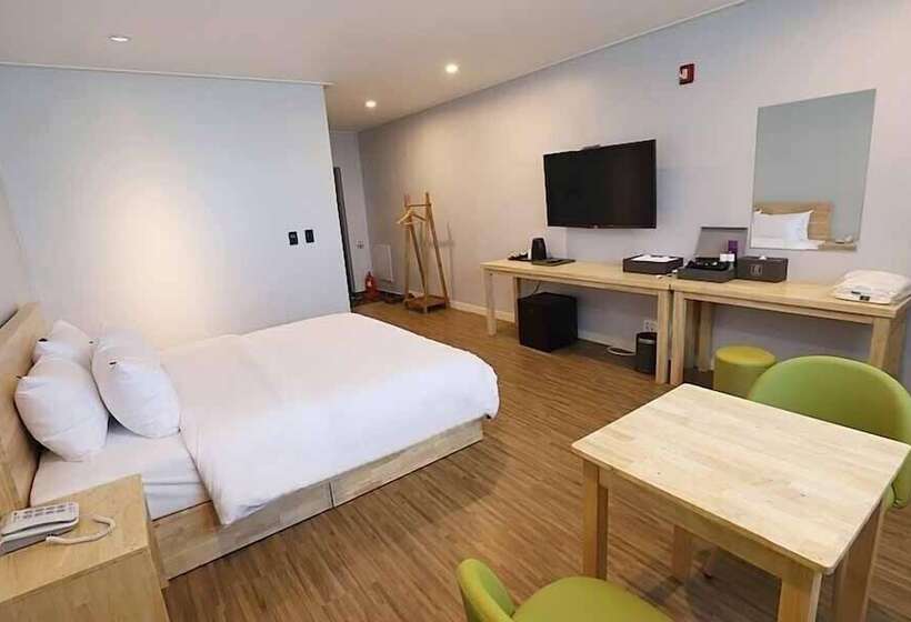 בית מלון כפרי Gangneung Pine City