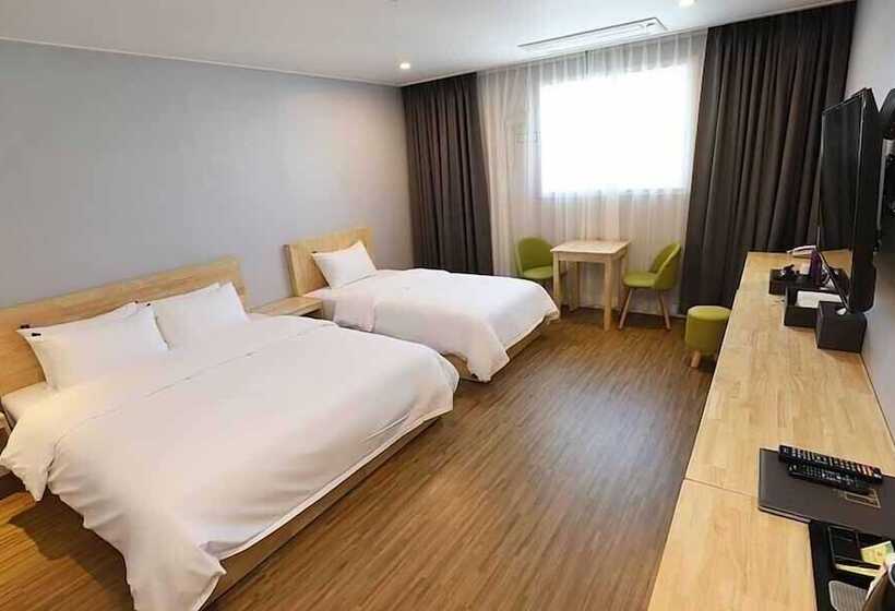 בית מלון כפרי Gangneung Pine City