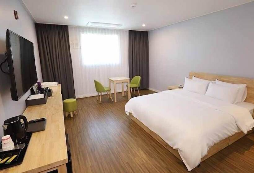 בית מלון כפרי Gangneung Pine City