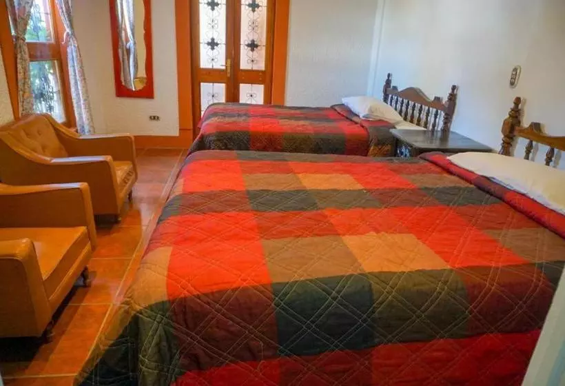 هتل Lerri Colonial
