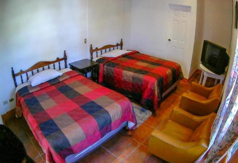 هتل Lerri Colonial