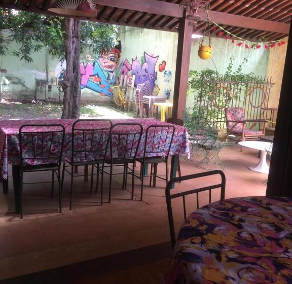 تختخواب و صبحانه Charme Do Poço