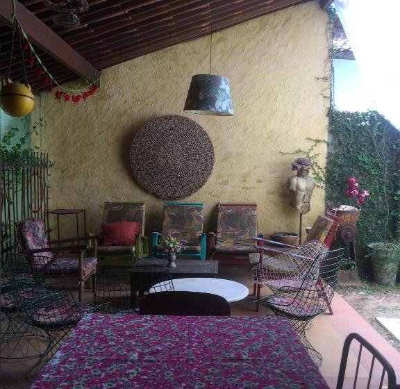 تختخواب و صبحانه Charme Do Poço