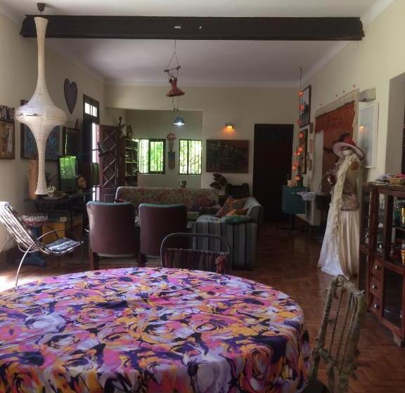 تختخواب و صبحانه Charme Do Poço