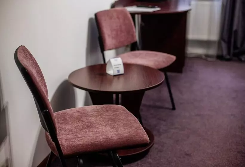 تختخواب و صبحانه Discovery