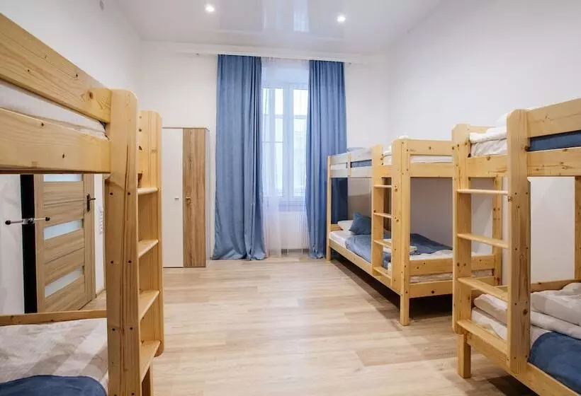 تختخواب و صبحانه Discovery