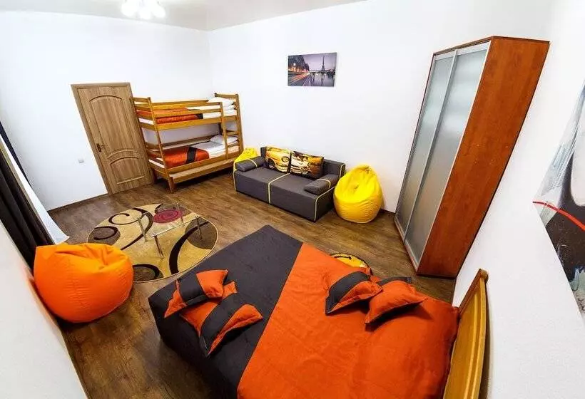 تختخواب و صبحانه Discovery