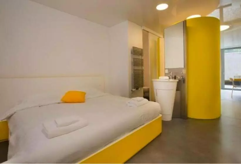 Chromotel Self Check In