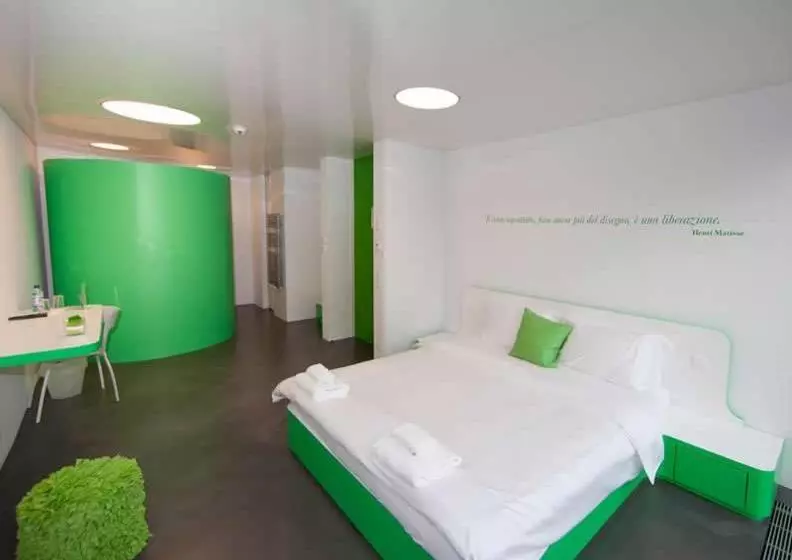 Chromotel Self Check In