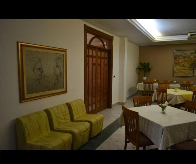 ホテル Albergo Ristorante San Tommaso