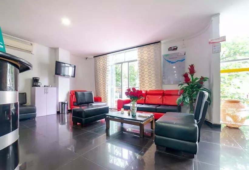 Hotelli Ayenda Royal Fenix