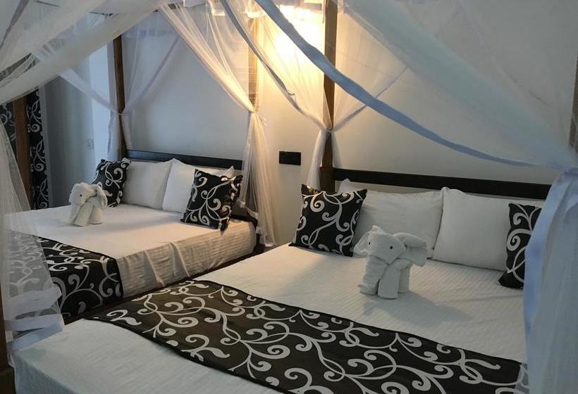 Hotel Peacock Riverside