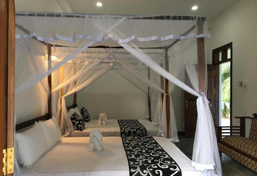 Hotel Peacock Riverside