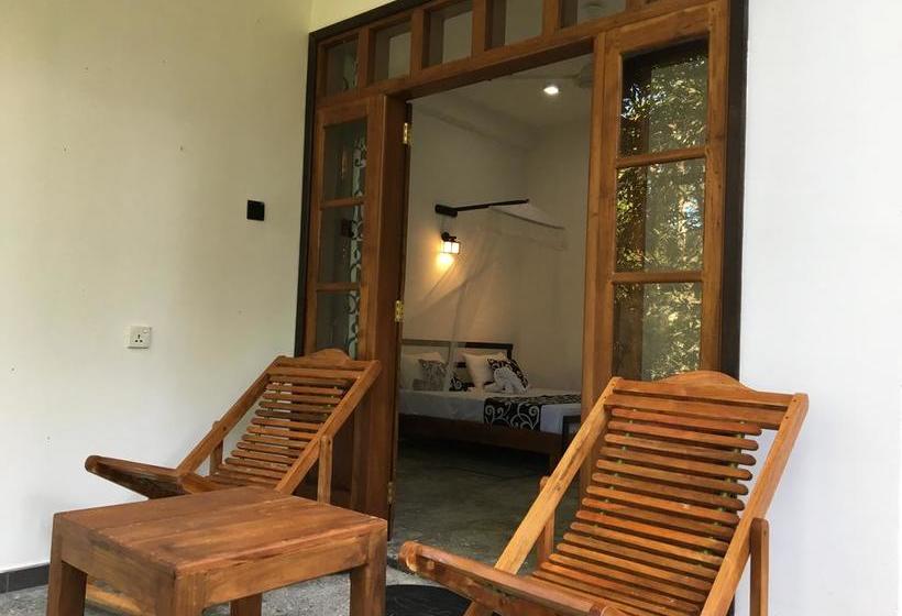 Hotel Peacock Riverside