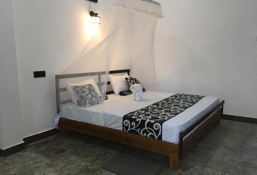 Hotel Peacock Riverside