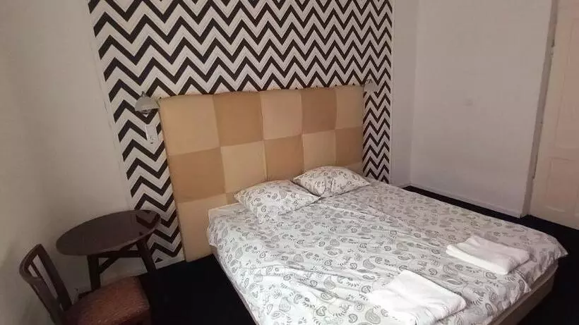 ホテル Central Room