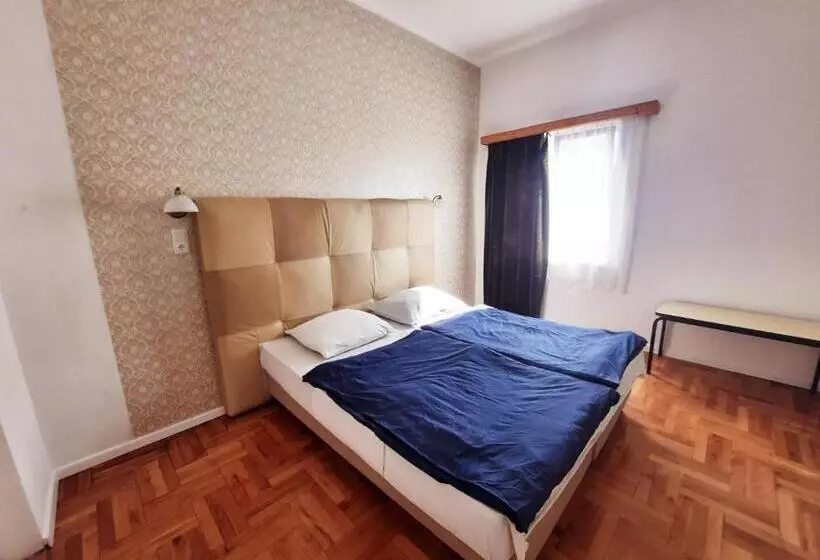 ホテル Central Room