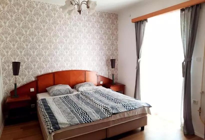 ホテル Central Room