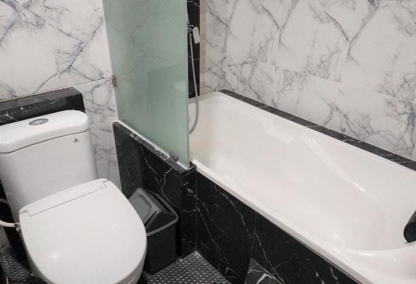 בית מלון כפרי Sevensix  Balikpapan