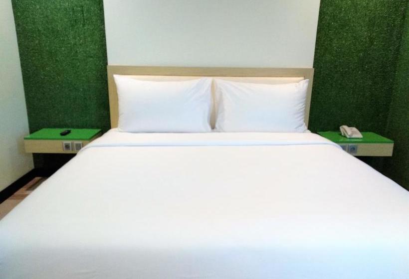 בית מלון כפרי Sevensix  Balikpapan